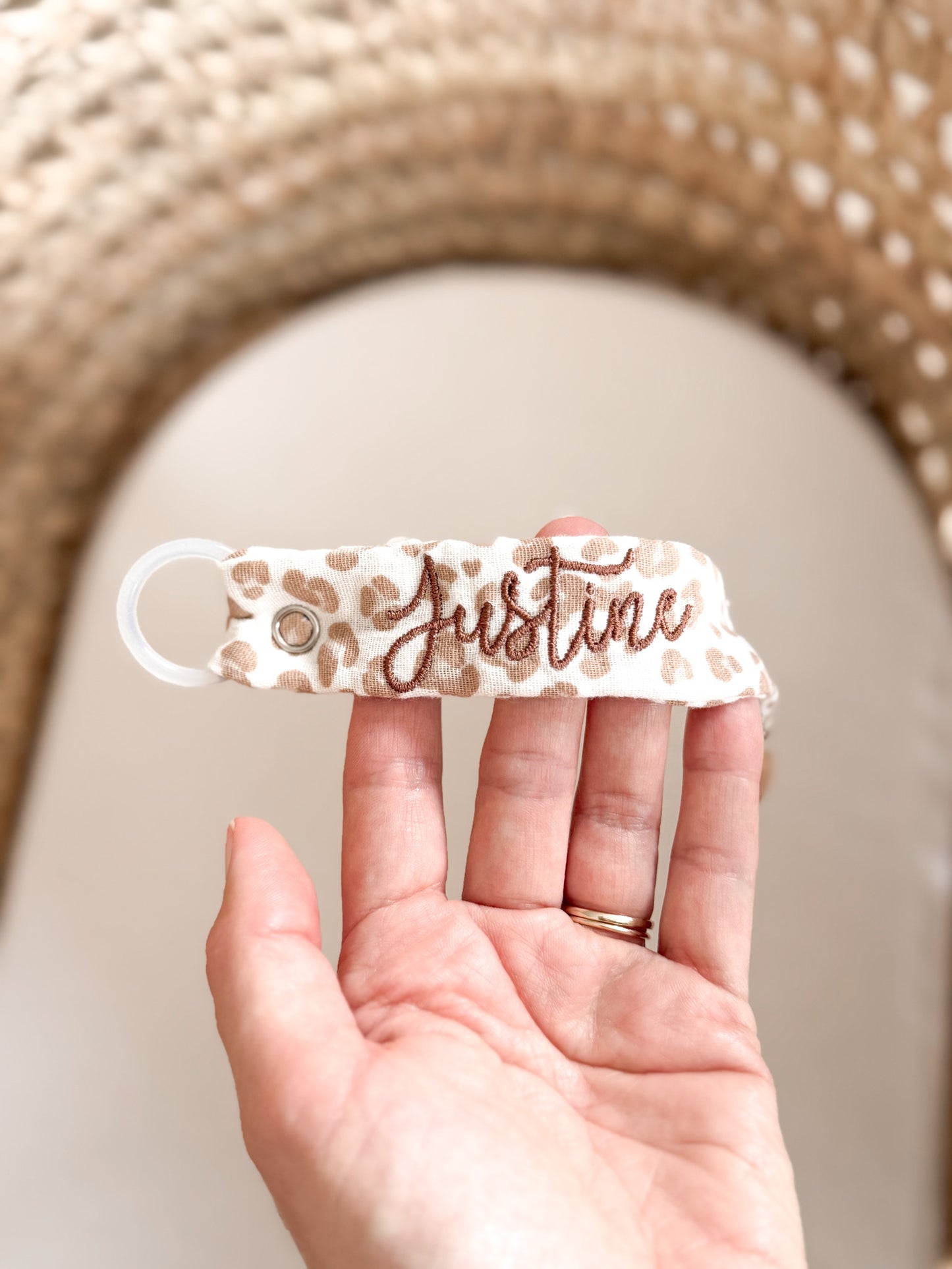 Attache-tétine LEOPARD